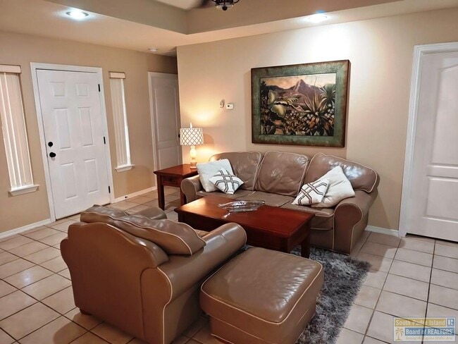 Building Photo - 1 Pinehurst Dr