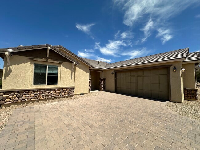 Building Photo - 2518 E Novak Way