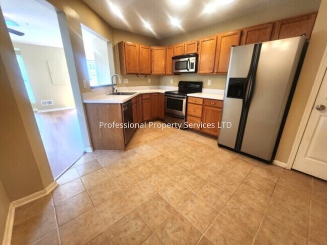 Foto del edificio - 5351 Regal Ct