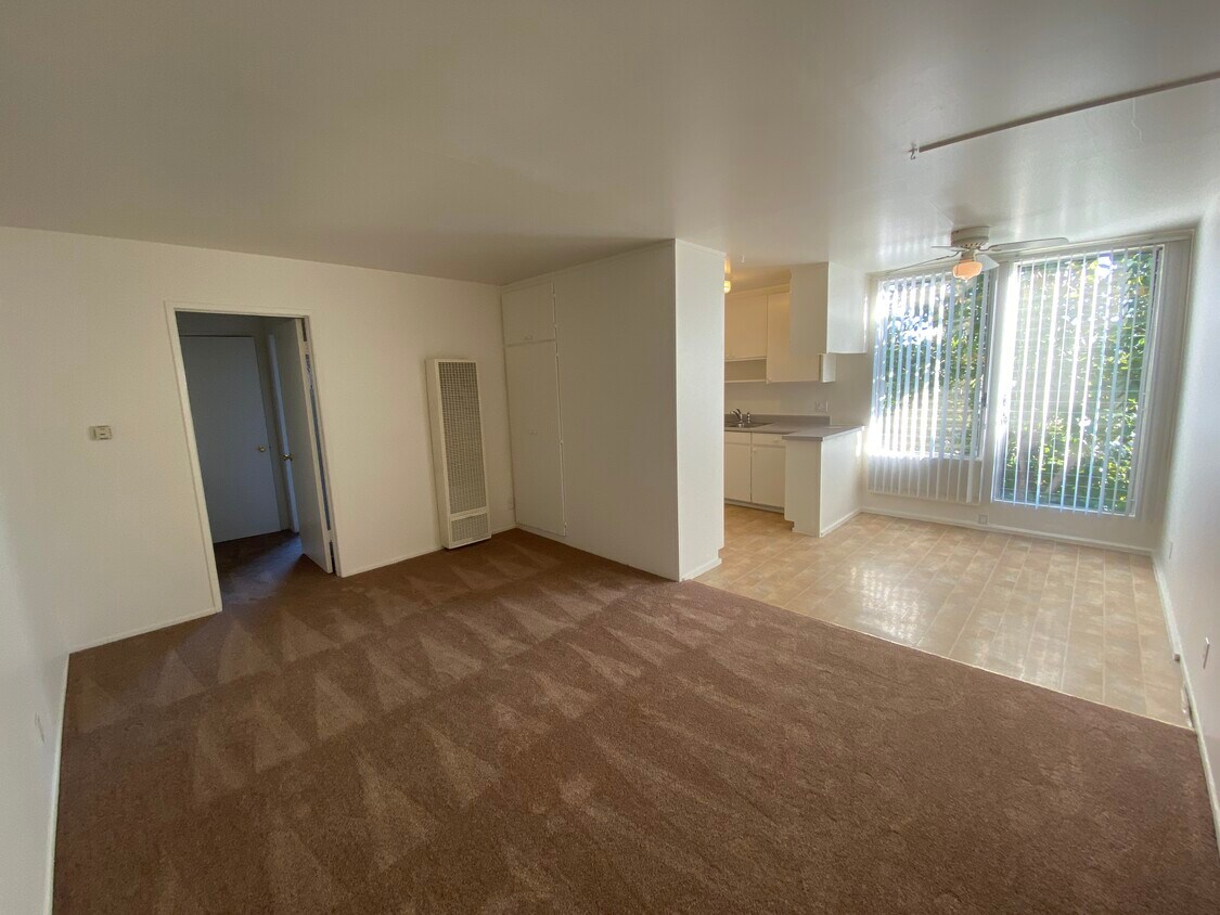 Foto principal - 14139 Gilmore St