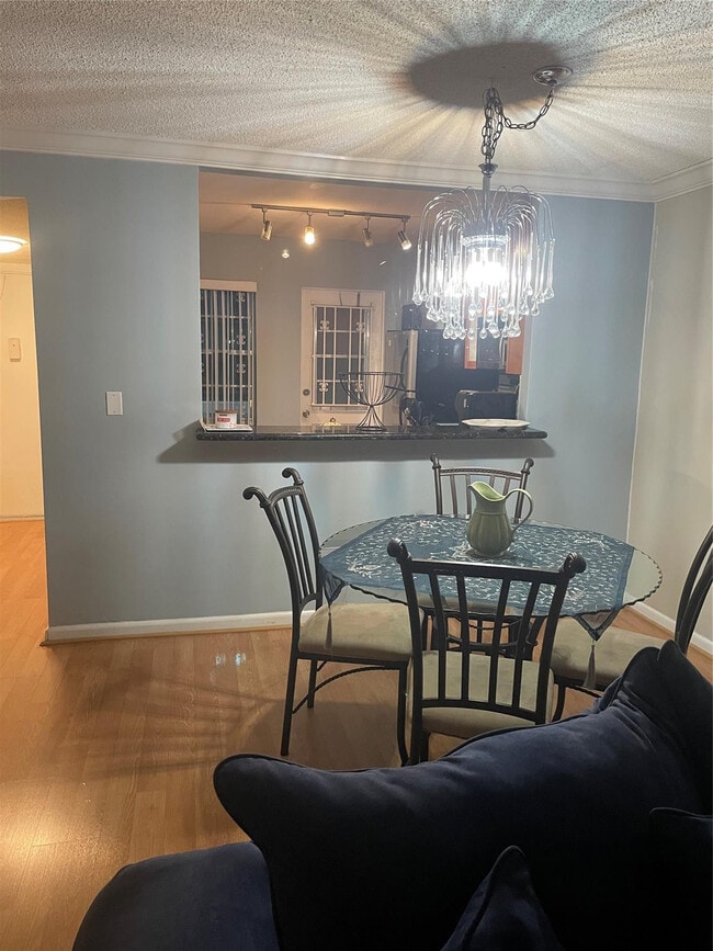 Building Photo - 604 NE 2nd St