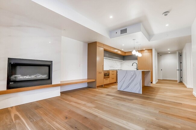 Building Photo - Luxury Living at the Kirkland Tower on the...