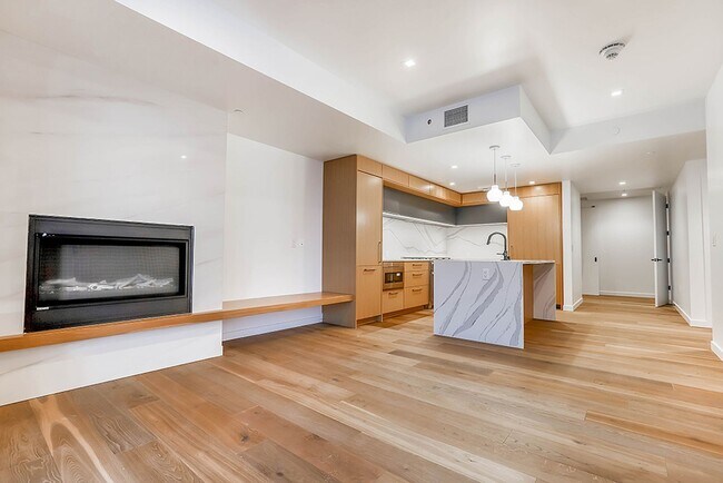 Foto del edificio - Luxury Living at the Kirkland Tower on the...