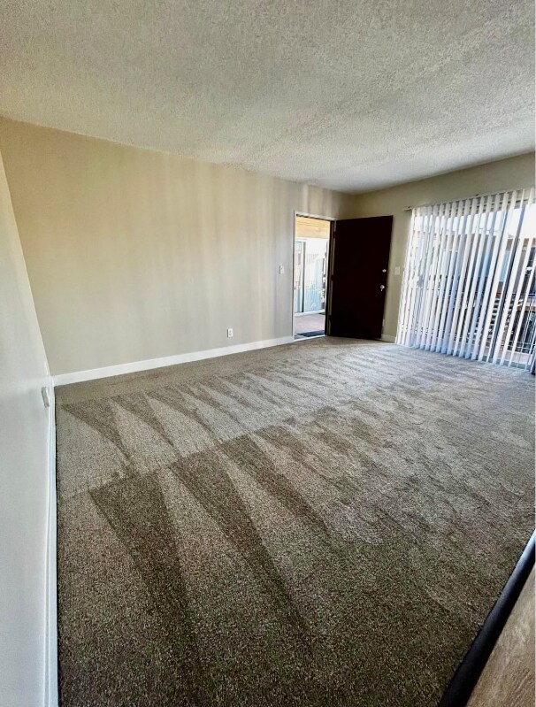 Foto del edificio - 4261 Swift Ave
