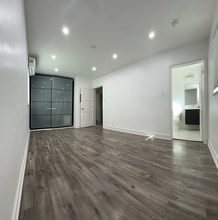 Building Photo - 307 N Hollywood Way