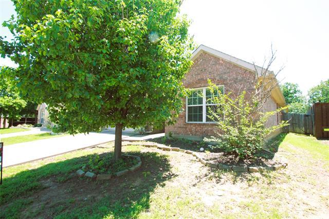 Building Photo - 518 Maverick Dr