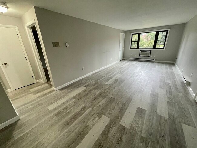 Foto del edificio - 14B Mayberry Dr