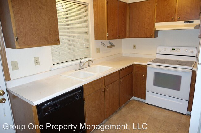 Building Photo - 2 br, 1.5 bath House - 616 E. Pennsylvania...