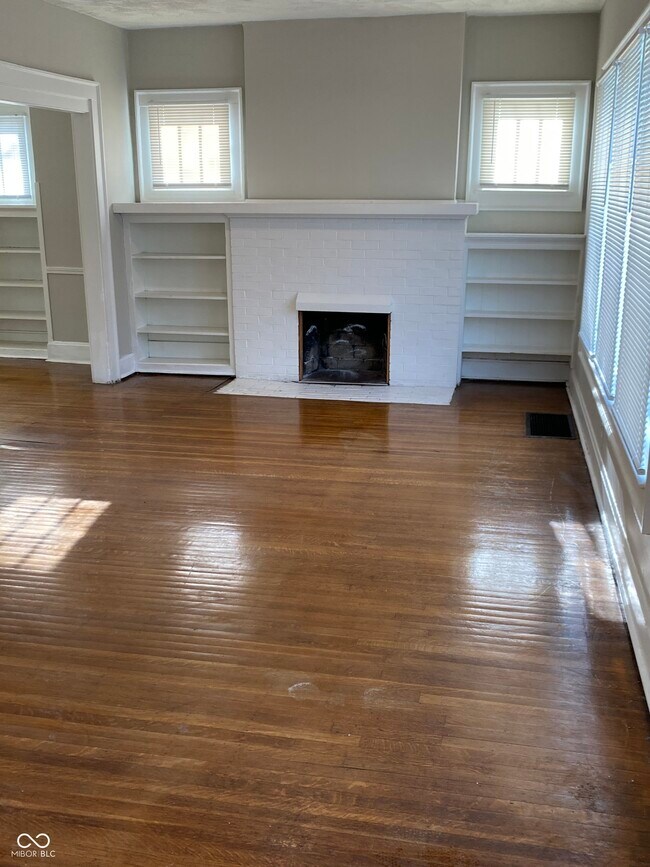 Foto del edificio - 4025 N Kenwood Ave