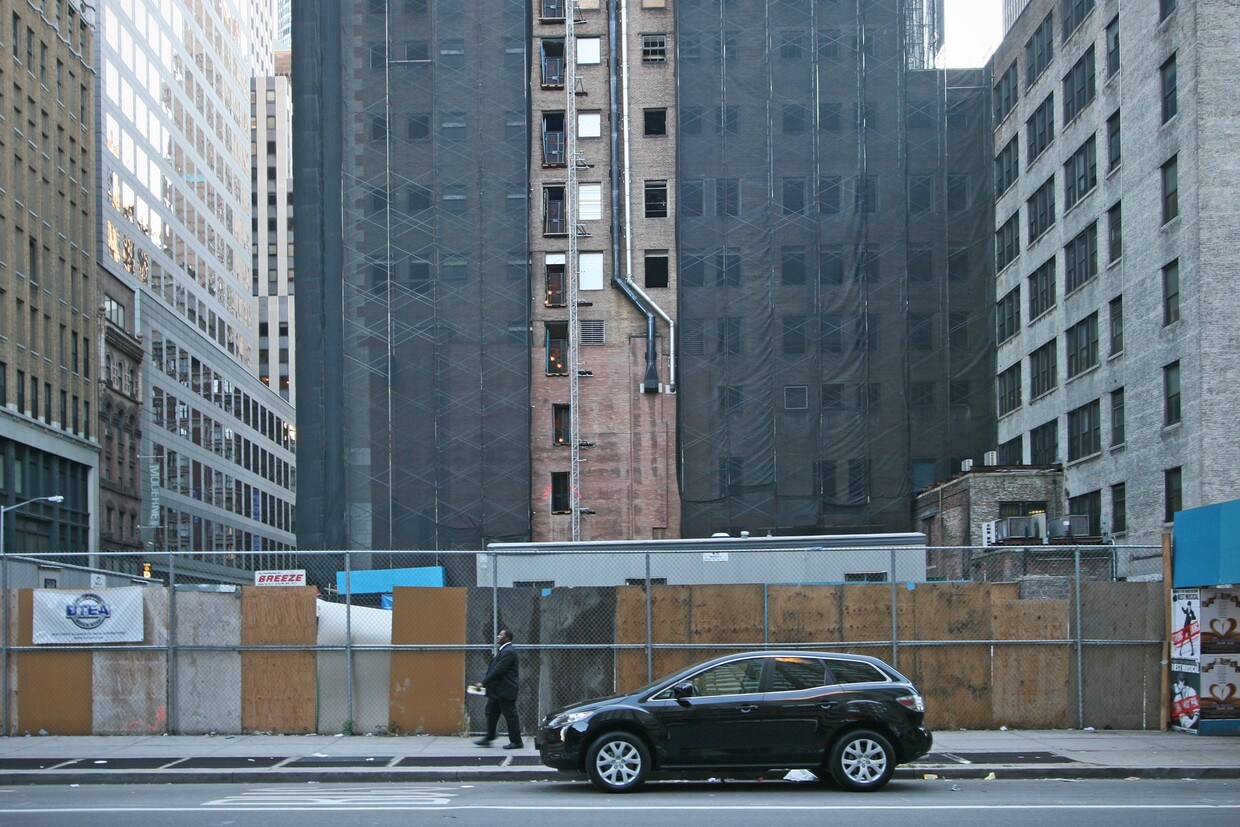 Building Photo - 918 Eighth Ave