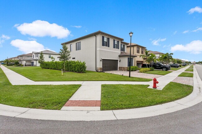 Building Photo - 8182 Cadre Noir Rd