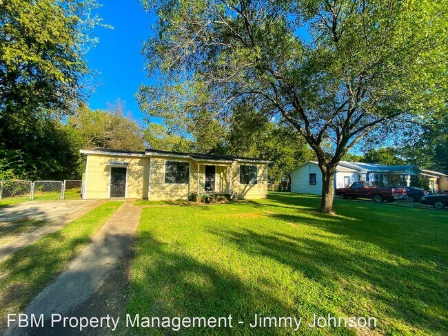 Building Photo - 3 br, 1 bath House - 906 Ave C