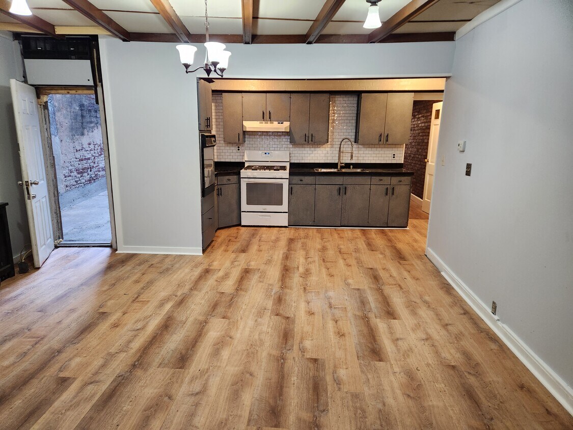 Foto principal - 808 S 6th St