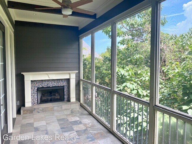 Building Photo - 5 br, 4.5 bath House - 23 Pear Street