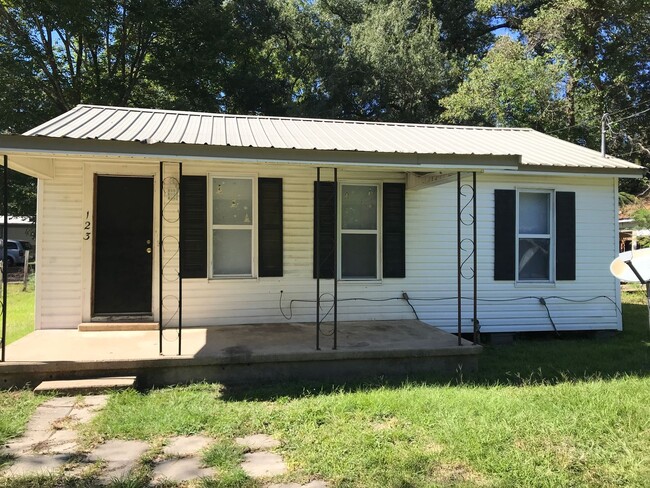 Building Photo - 123 Hickory - Wardville, off Bayou Marie Rd.