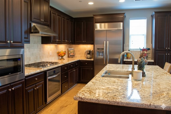 Kitchen - 3335 Central Pky