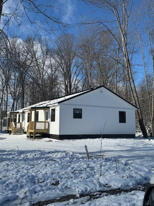 Building Photo - 213 Bloom Dr