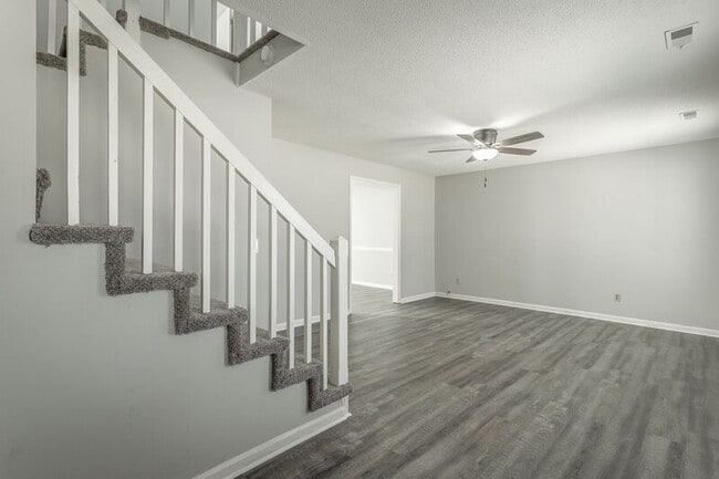 Foto del edificio - 1434 Stratton Pl Dr