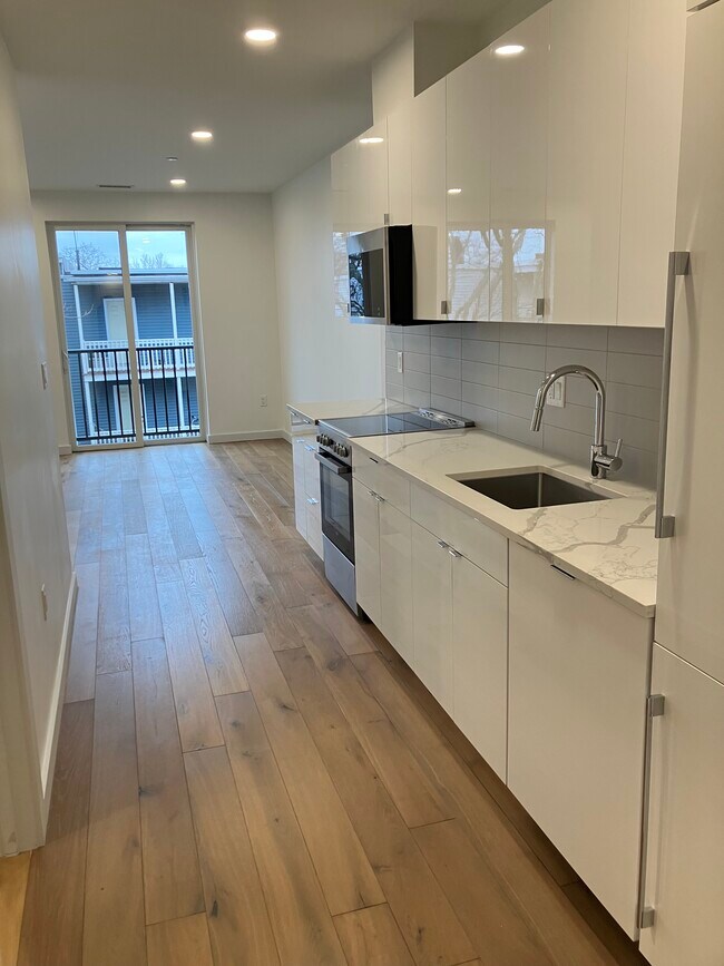 Foto del edificio - 97 Elmwood St