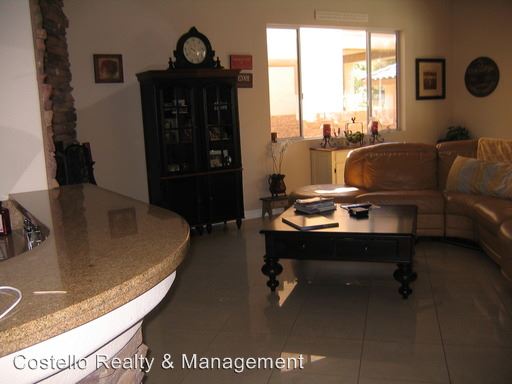 Building Photo - 5469 San Bellasera Ct