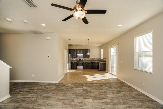 Building Photo - 908 Fern Leaf Dr