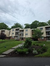 Building Photo - 234 Fox Run Ln
