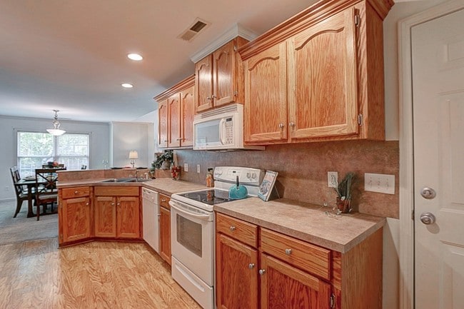 Foto del edificio - 30 Shadybrook Ct