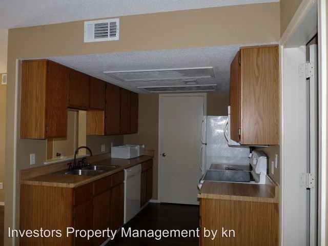 Building Photo - 3424-3508 Heather Moor Ct