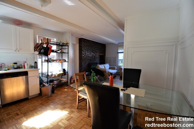 Building Photo - 74 Manet Rd