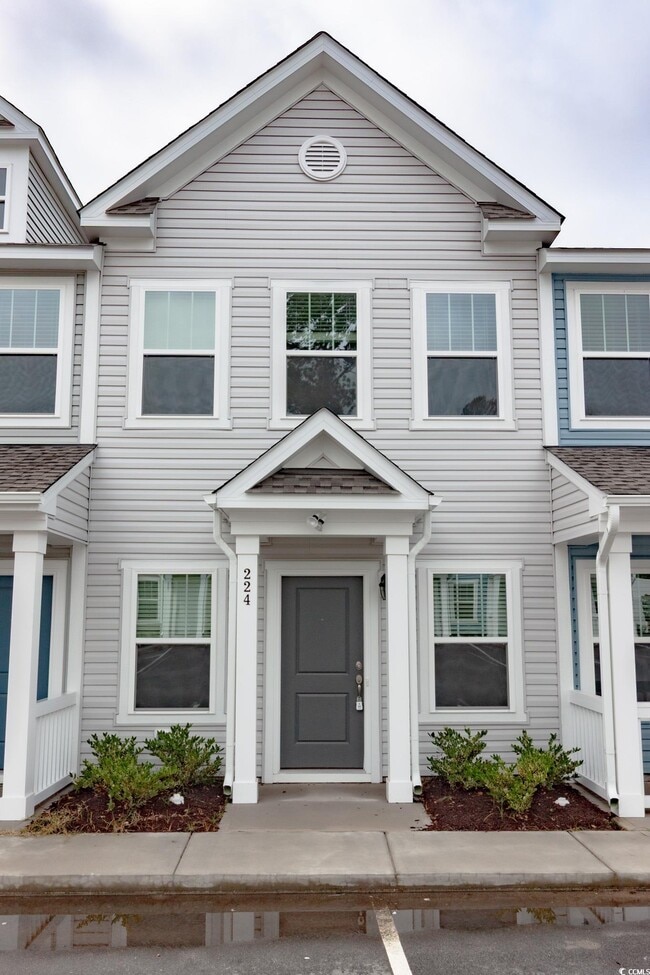 Building Photo - 224 Crescent Wy