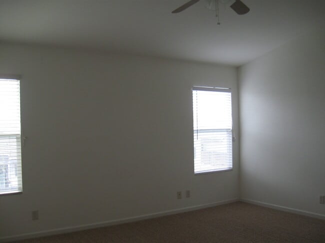 Foto del edificio - 1742 Dunsmuir Way