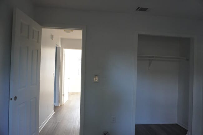 Building Photo - Andelijno Duplex Home