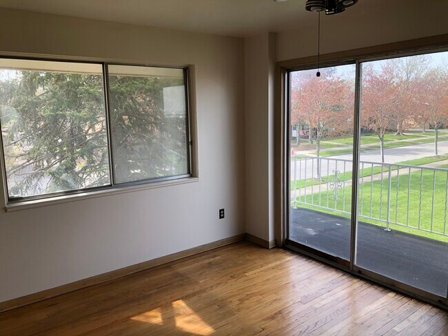 Foto del edificio - 27801 Mills Ave
