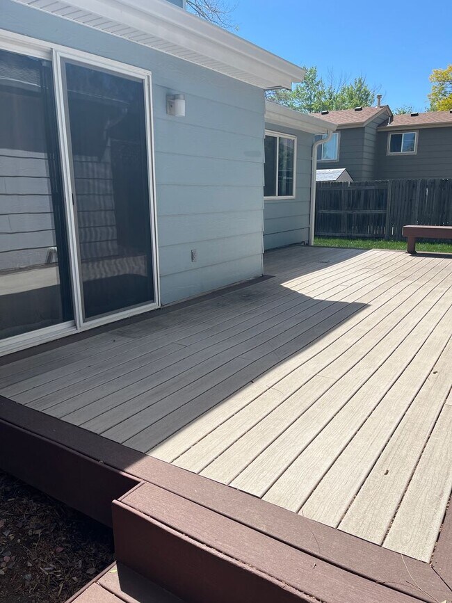 Foto del edificio - CUTE 2 BED/2 BATH COTTAGE WITH PRIVATE BACKYARD DECK BY GARDEN ACRES PARK