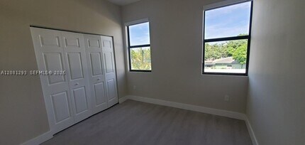 Building Photo - 17020 SW 104th Ave