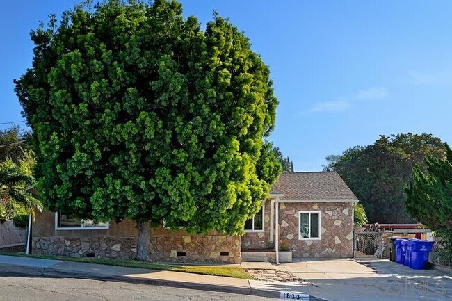 Foto del edificio - 1833 Crenshaw St