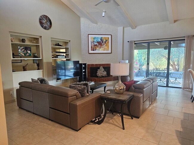 Building Photo - 26445 N Avenida Del Ray