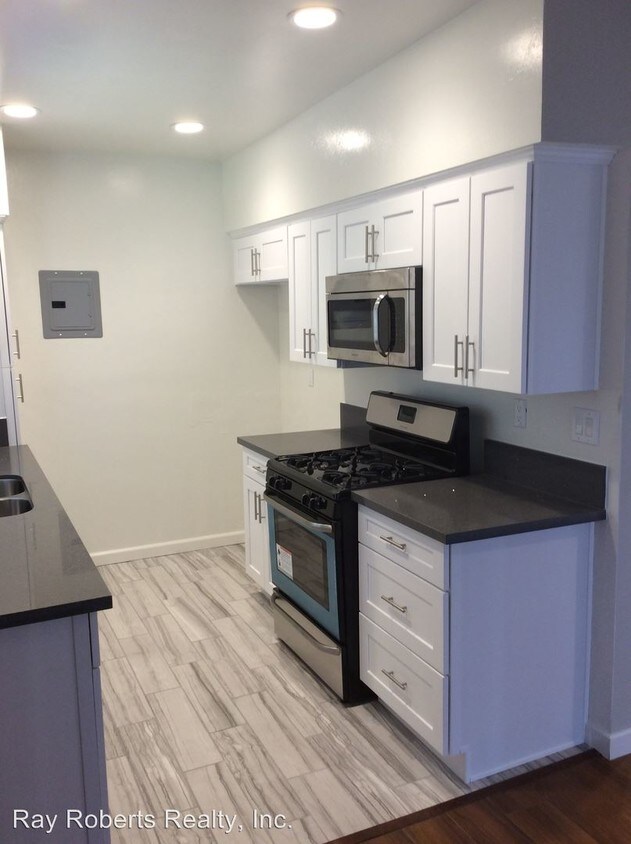 Foto principal - 1411 College View Dr