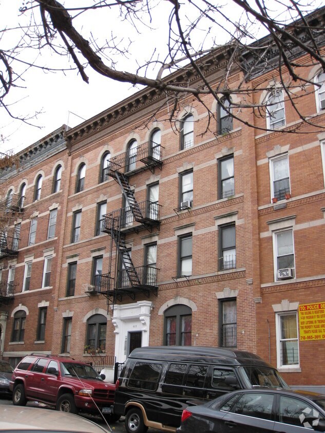 Building Photo - 460 49th St