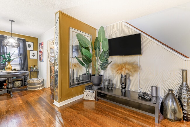Foto del edificio - 229 62nd St NE