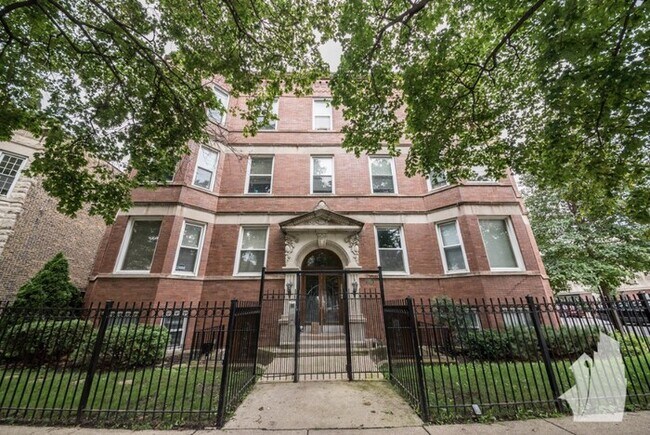 Foto del edificio - 2611 N Sawyer Ave