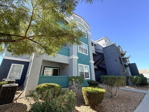 Building Photo - 6955 N Durango Dr