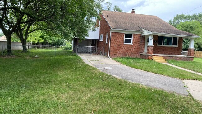 Building Photo - 15140 Lennane