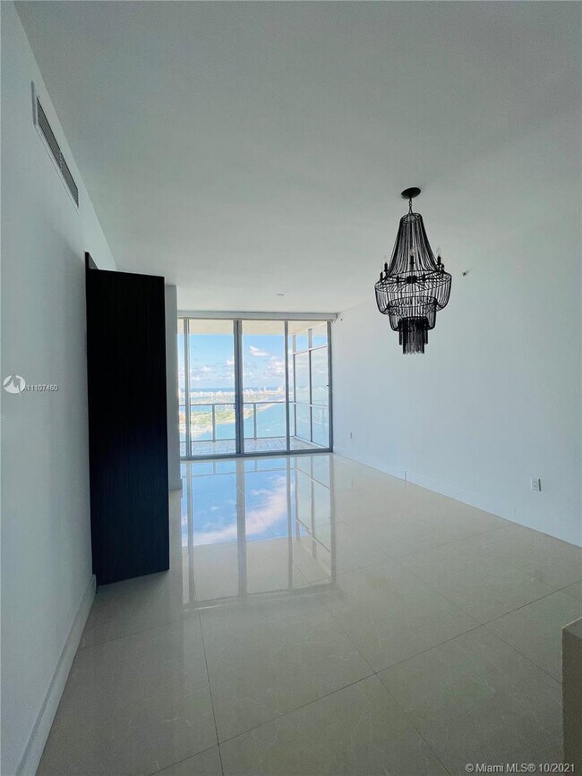 Building Photo - 1100 Biscayne Blvd