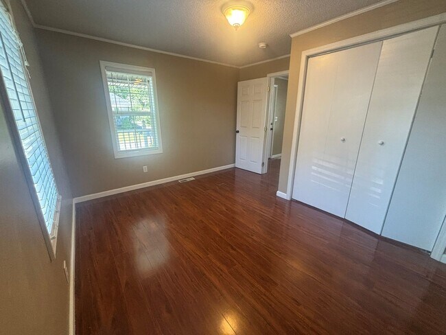 Foto del edificio - Charming 2 bedroom/1 Bath Home in Desirable Area $1350