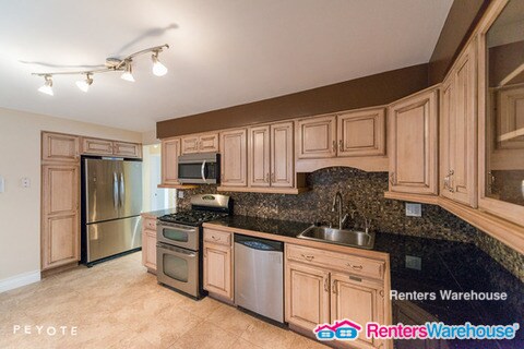 Foto principal - 8634 W Summerdale Ave