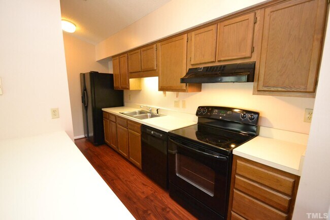 Foto del edificio - 1521 Creekwood Ct