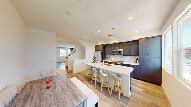 Foto del edificio - 1333 Pullman Way