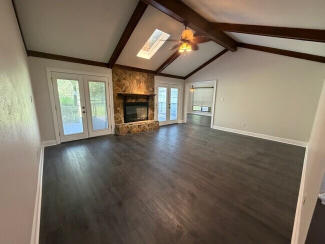 Building Photo - Remodeled 3 Bedroom Home in Keithville