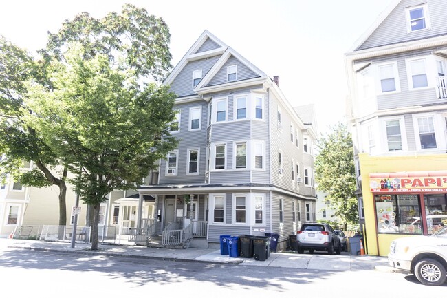 Building Photo - 3147-3149 Washington St. Unit 1